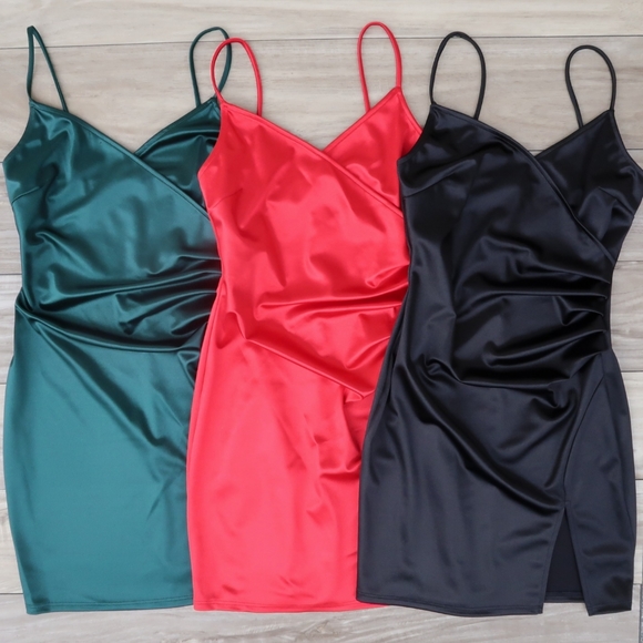 Red Dress - Picture 2 of 2